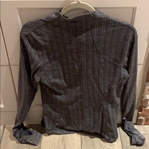 Lulumon gray patterned define jacket. - Picture 4 of 4
